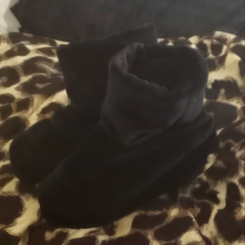 Black Furry Massaging/ Vibrating Bootie Slippers New! 11.5"